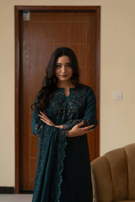 Hania Royale – Embroidered Chiffon Eid Pret 3PC