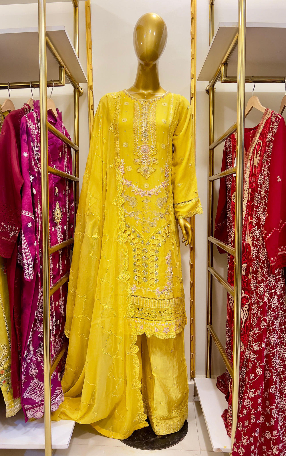 FE567 3Pcs Embroidered Chiffon Suit - Fabric Emporium Official