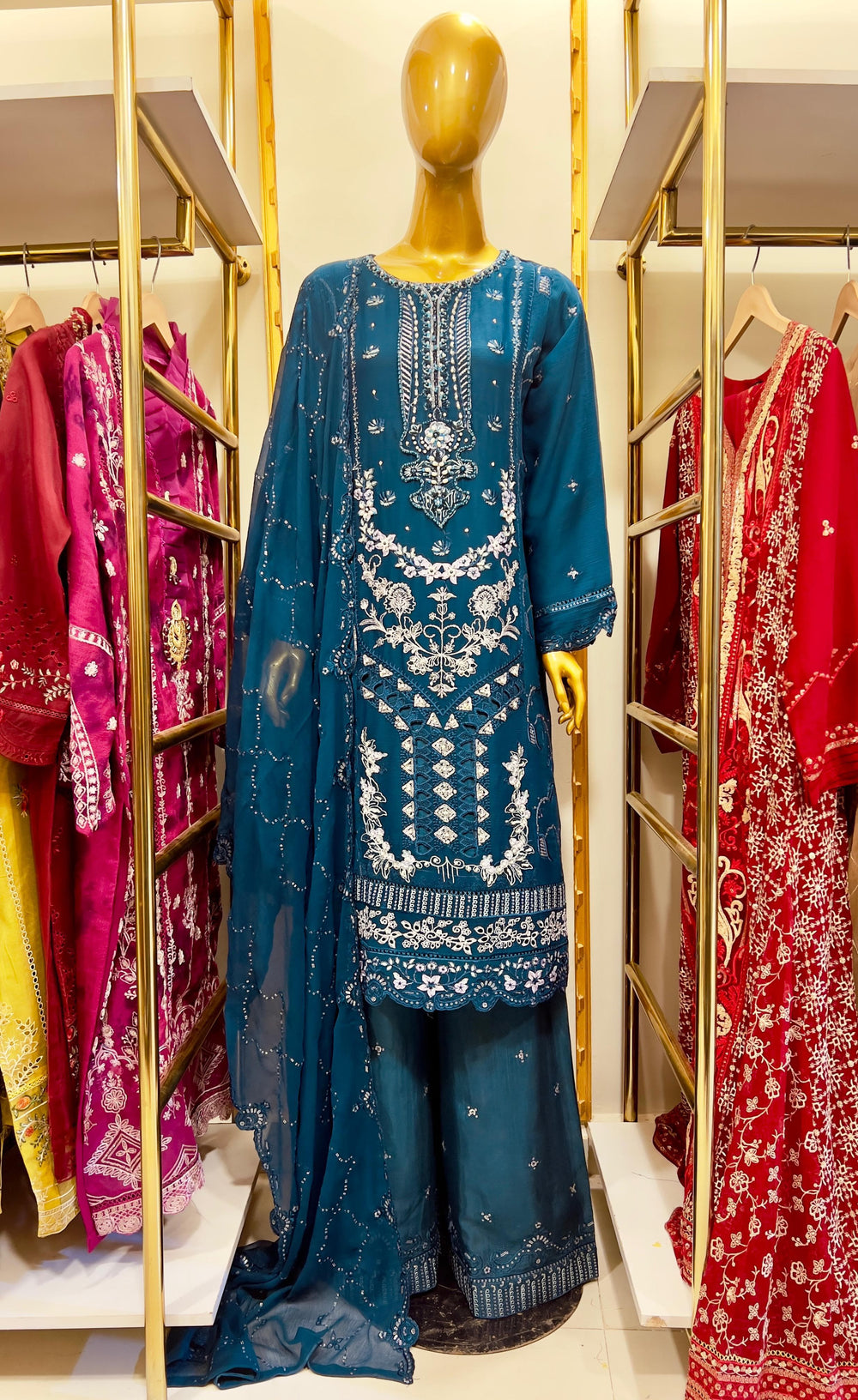 FE567 3Pcs Embroidered Chiffon Suit - Fabric Emporium Official