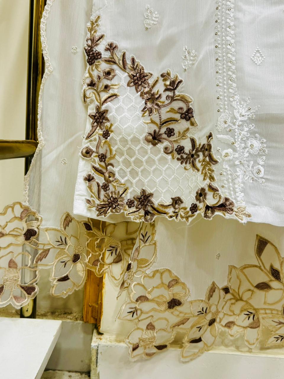 Dhagha Kari – 3Pcs Embroidered Suit | Luxury Threadwork Collection