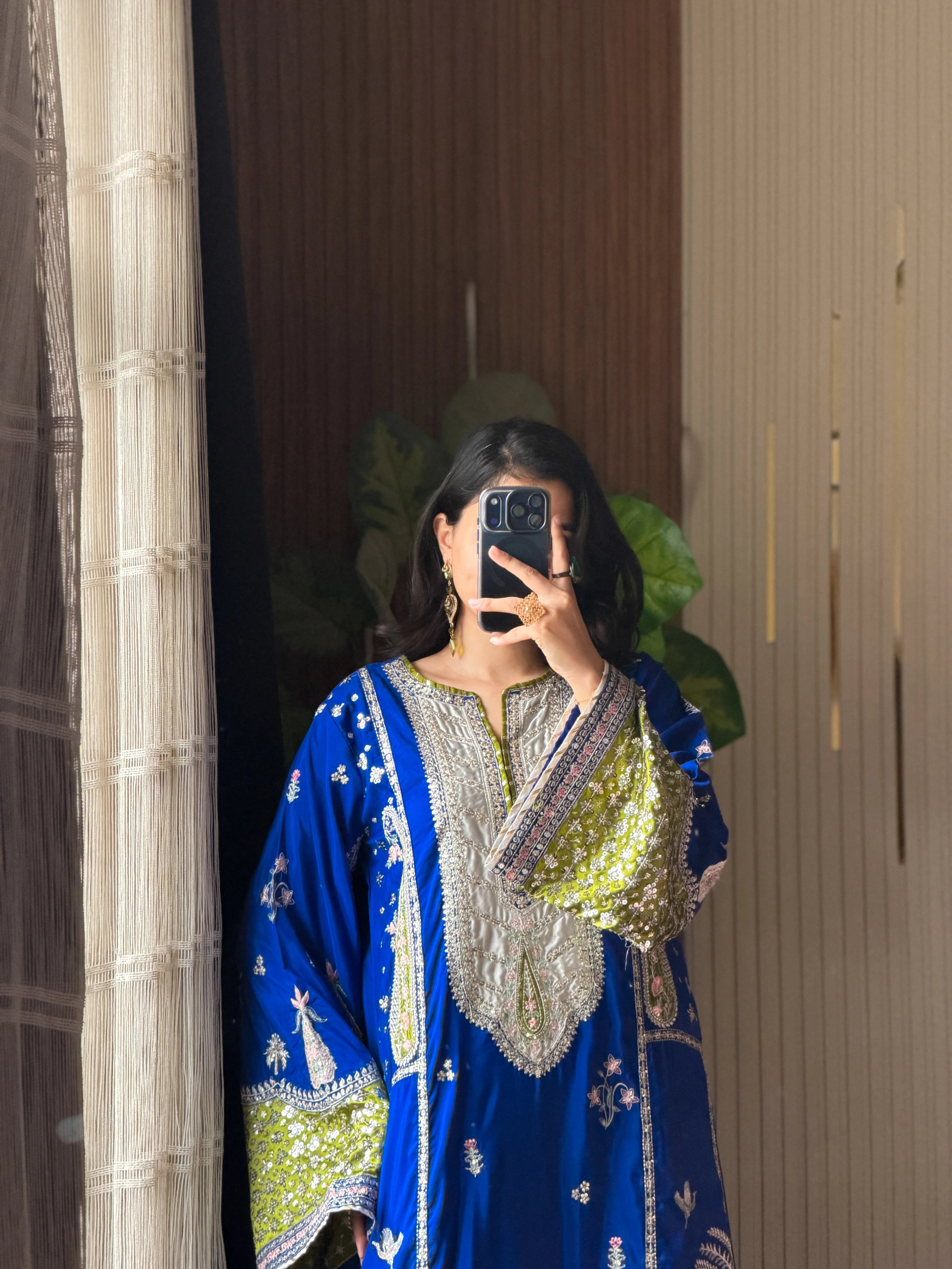 Chaman kaftan mirror selfie styled look - Fabric Emporium