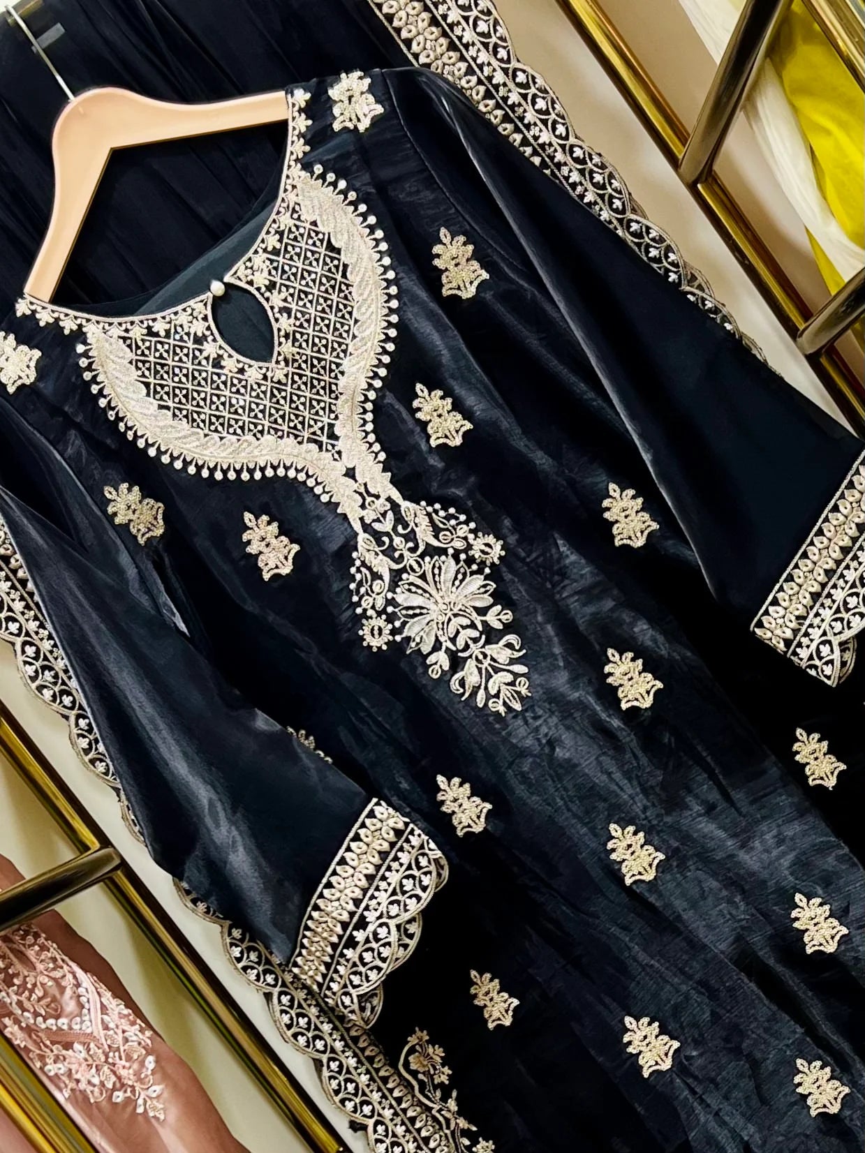 FENPS-11  Lava Siik Embroided 3pcs Suit