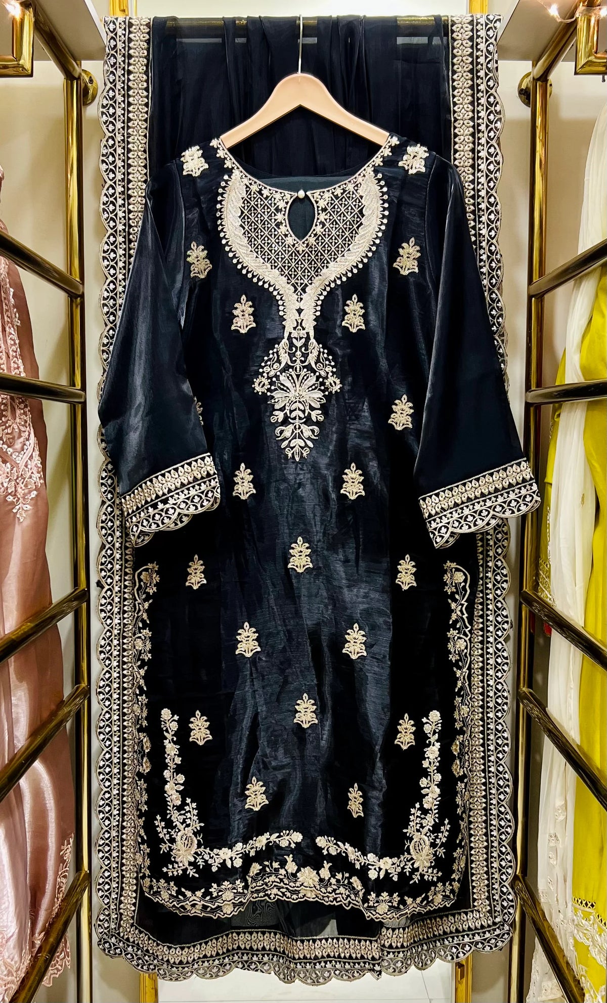 FENPS-11  Lava Siik Embroided 3pcs Suit