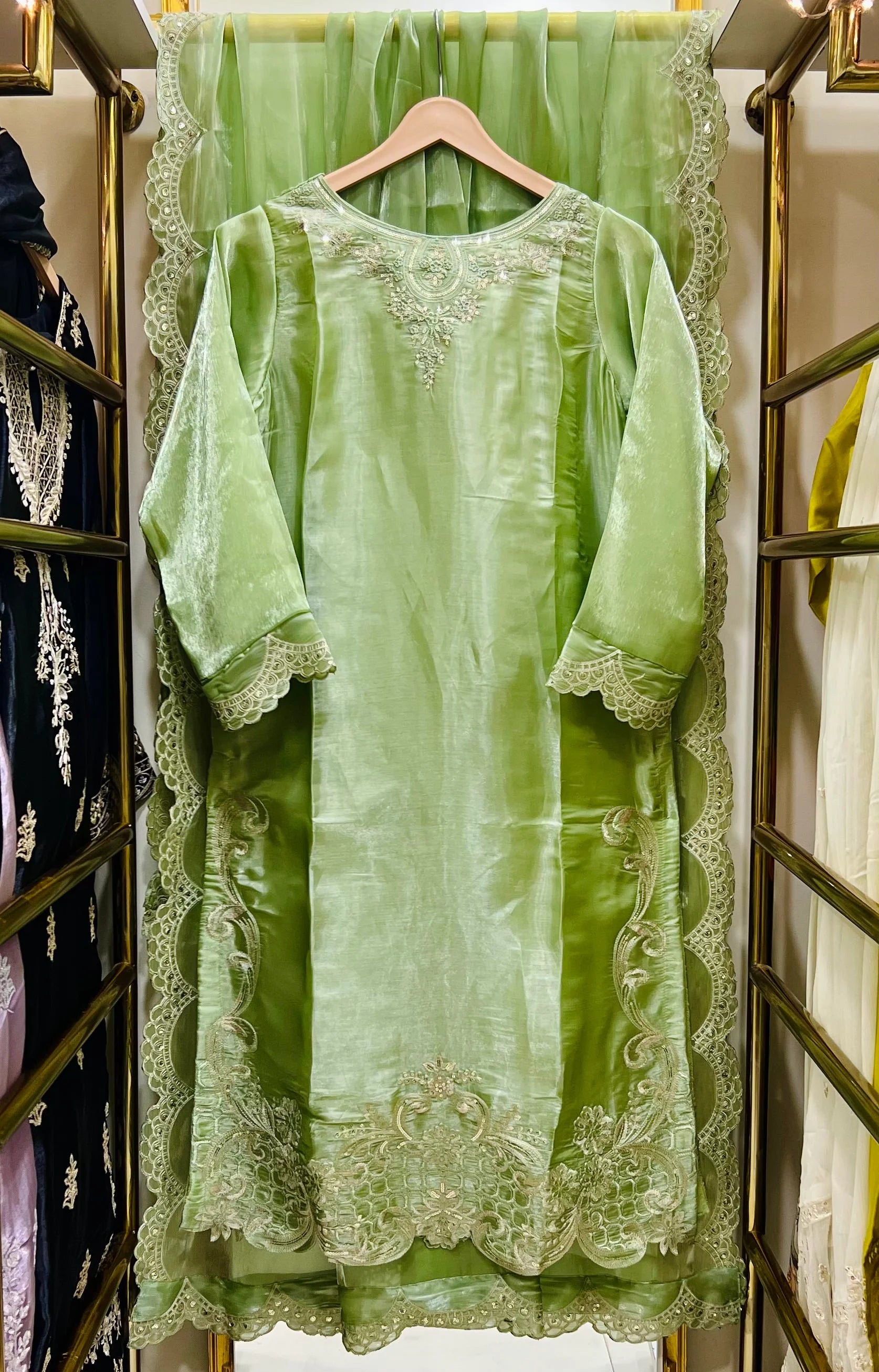 FENPS-10  Lava Siik Embroided 3pcs Suit