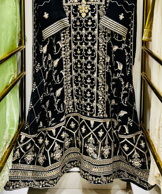 Midnight Noir Zarri & Sequin Embroidered Black Gown – Luxury Formal Wear