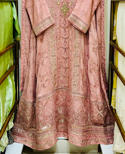 Peach Zarri & Sequin Embroidered Formal Gown – Luxury Wedding & Eid Wear