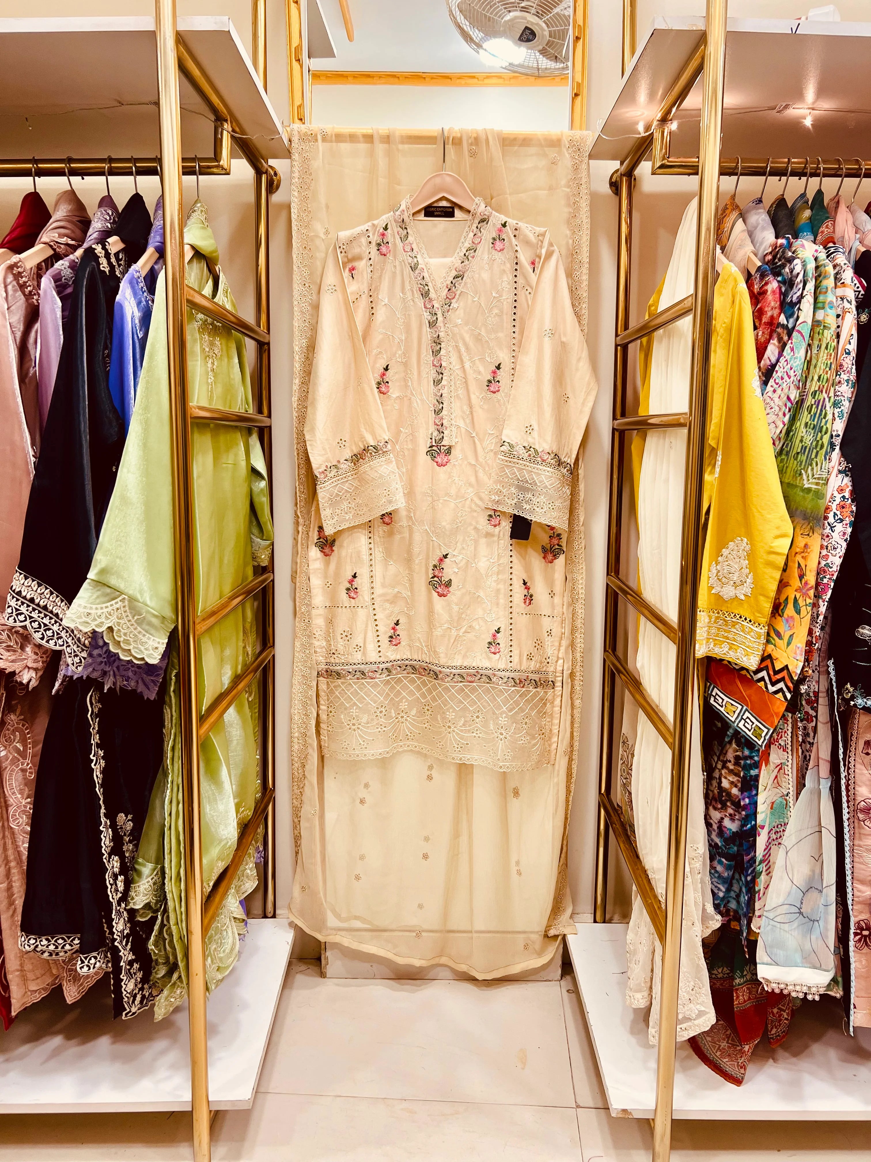 Nooré Écru – Embroidered Cotton 3 Piece Suit with Chiffon Dupatta