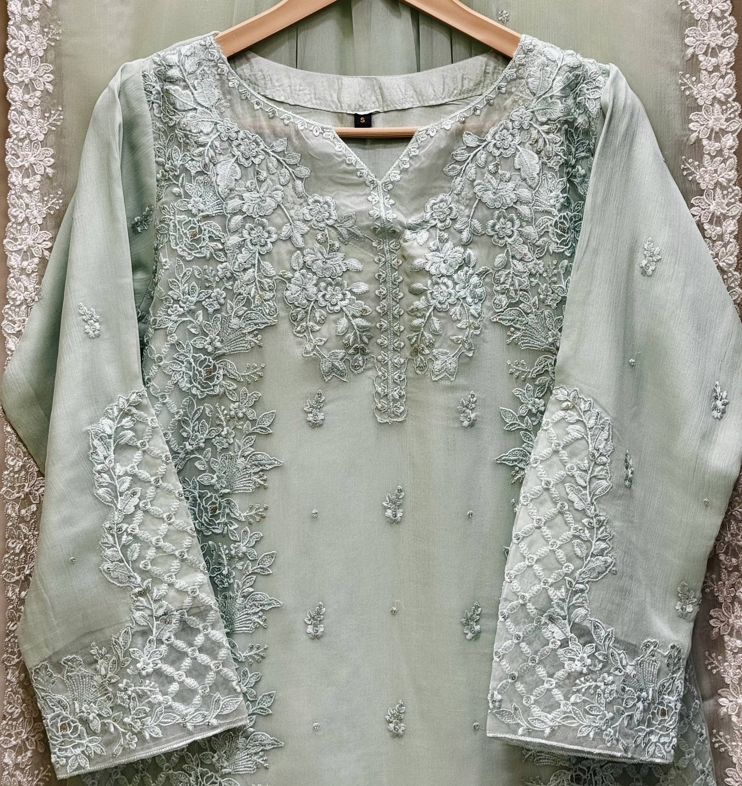 Dhagha Kari – 3Pcs Embroidered Suit | Luxury Threadwork Collection