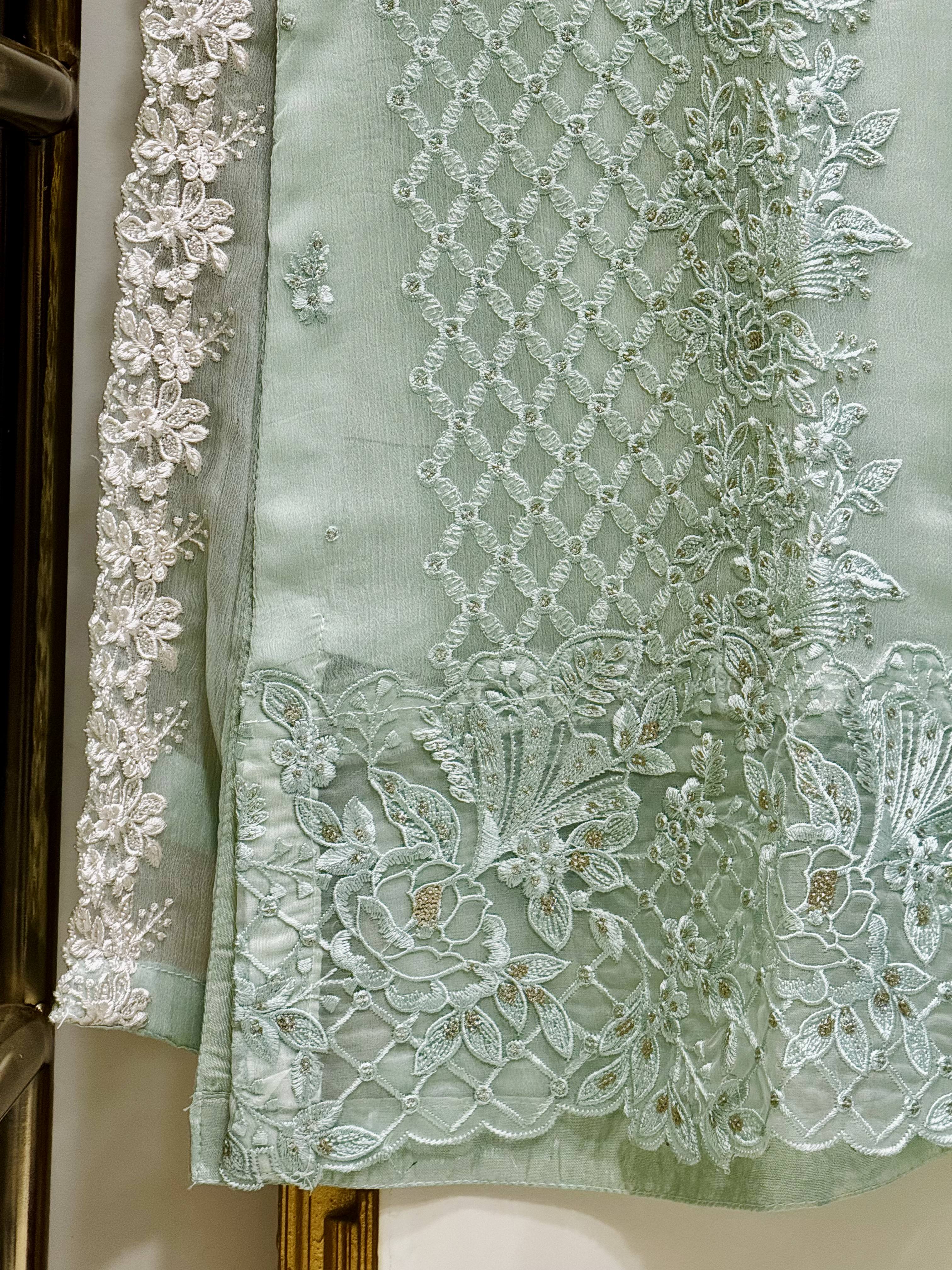 Dhagha Kari – 3Pcs Embroidered Suit | Luxury Threadwork Collection