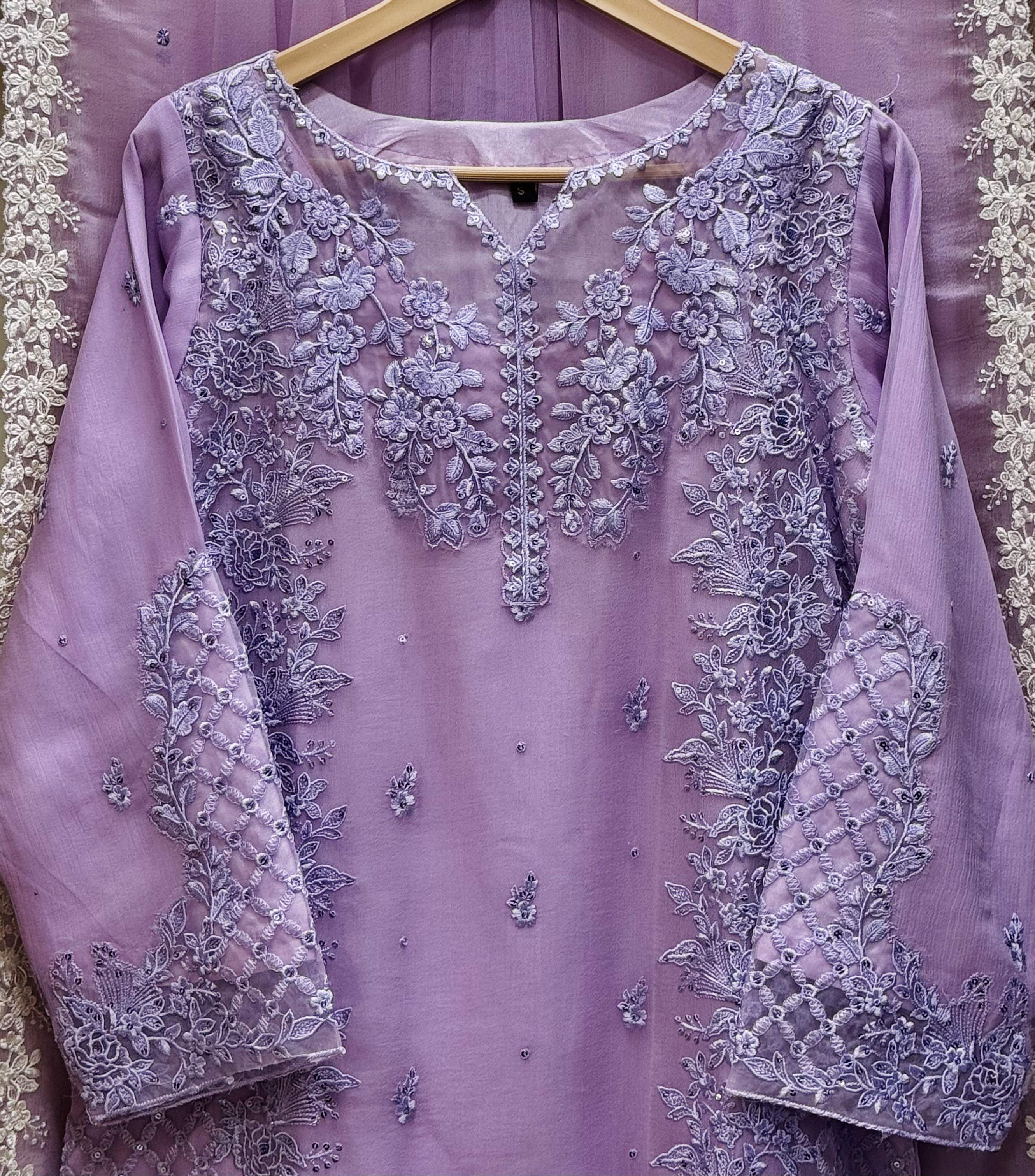 Dhagha Kari – 3Pcs Embroidered Suit | Luxury Threadwork Collection