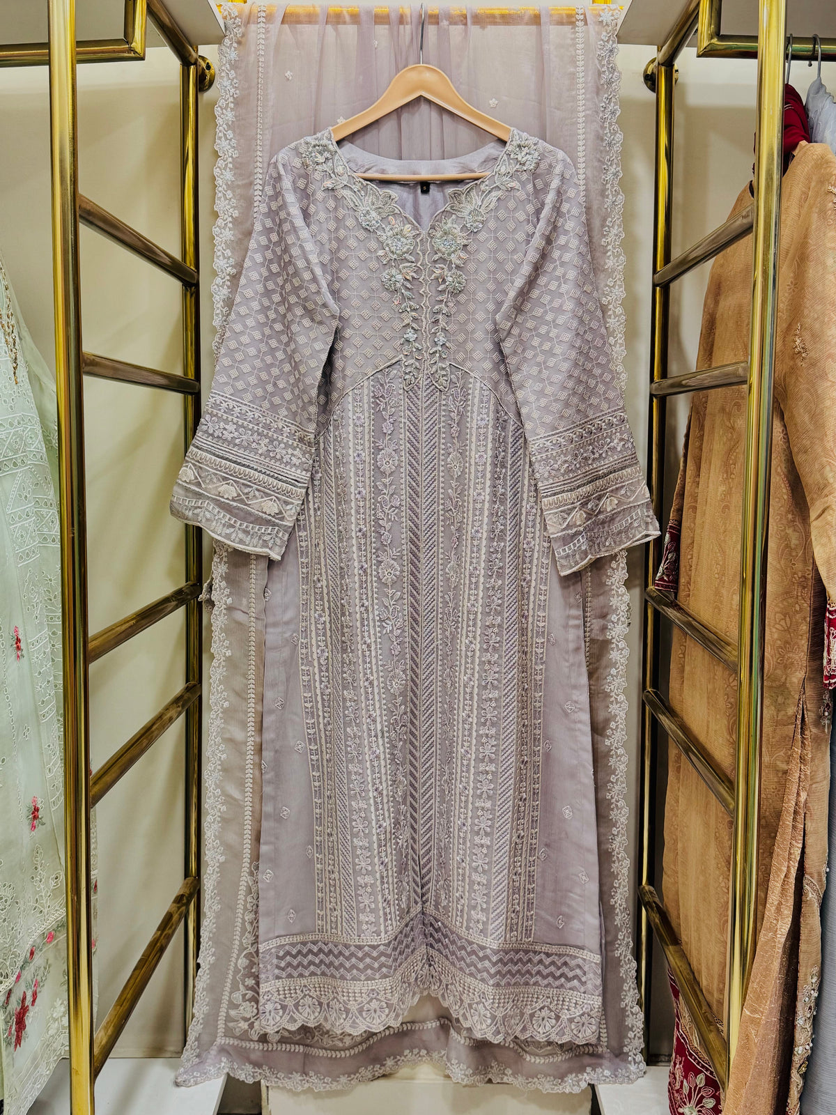 Dhagha Kari – Luxury Embroided & Handcrafted 3-Piece Suit