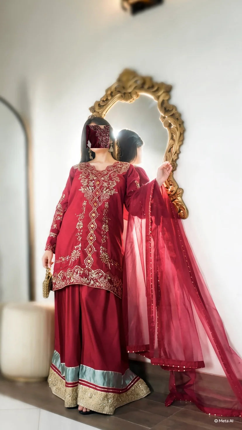 Full-length Qirmiz maroon 3-piece with lace-edged embroidered net dupatta