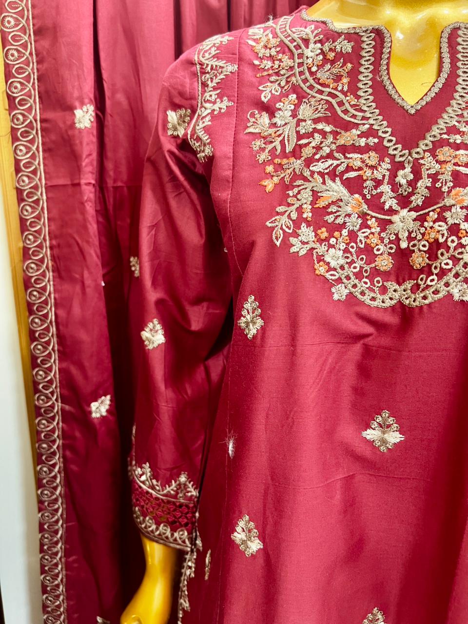 Zehra Luxe – Mehroon Royale | 3 Piece Cotton Short Shirt Farshi Set