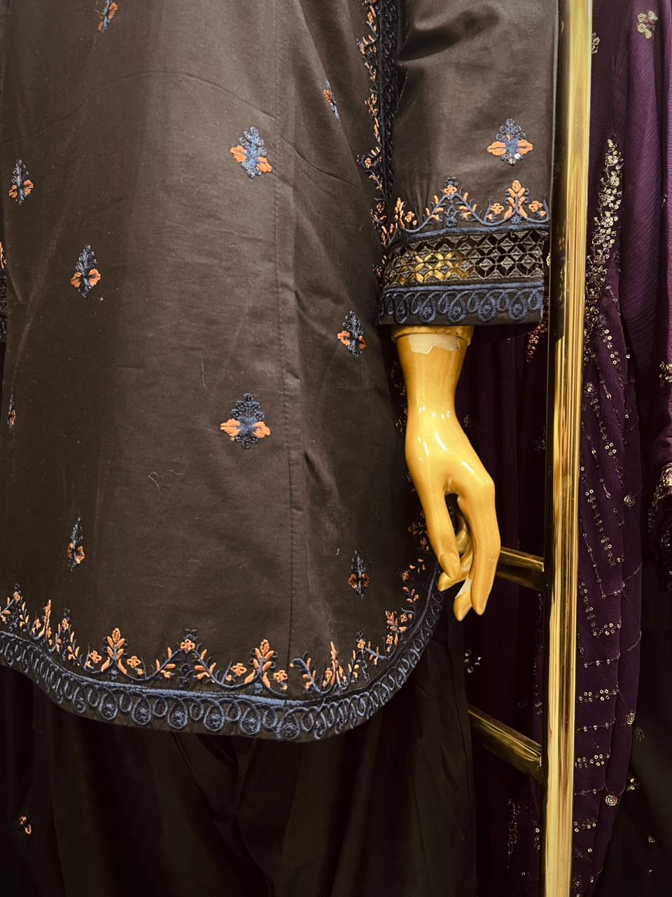 Zehra Luxe – Siyah Noir | 3 Piece Cotton Short Shirt & Farshi Shalwar