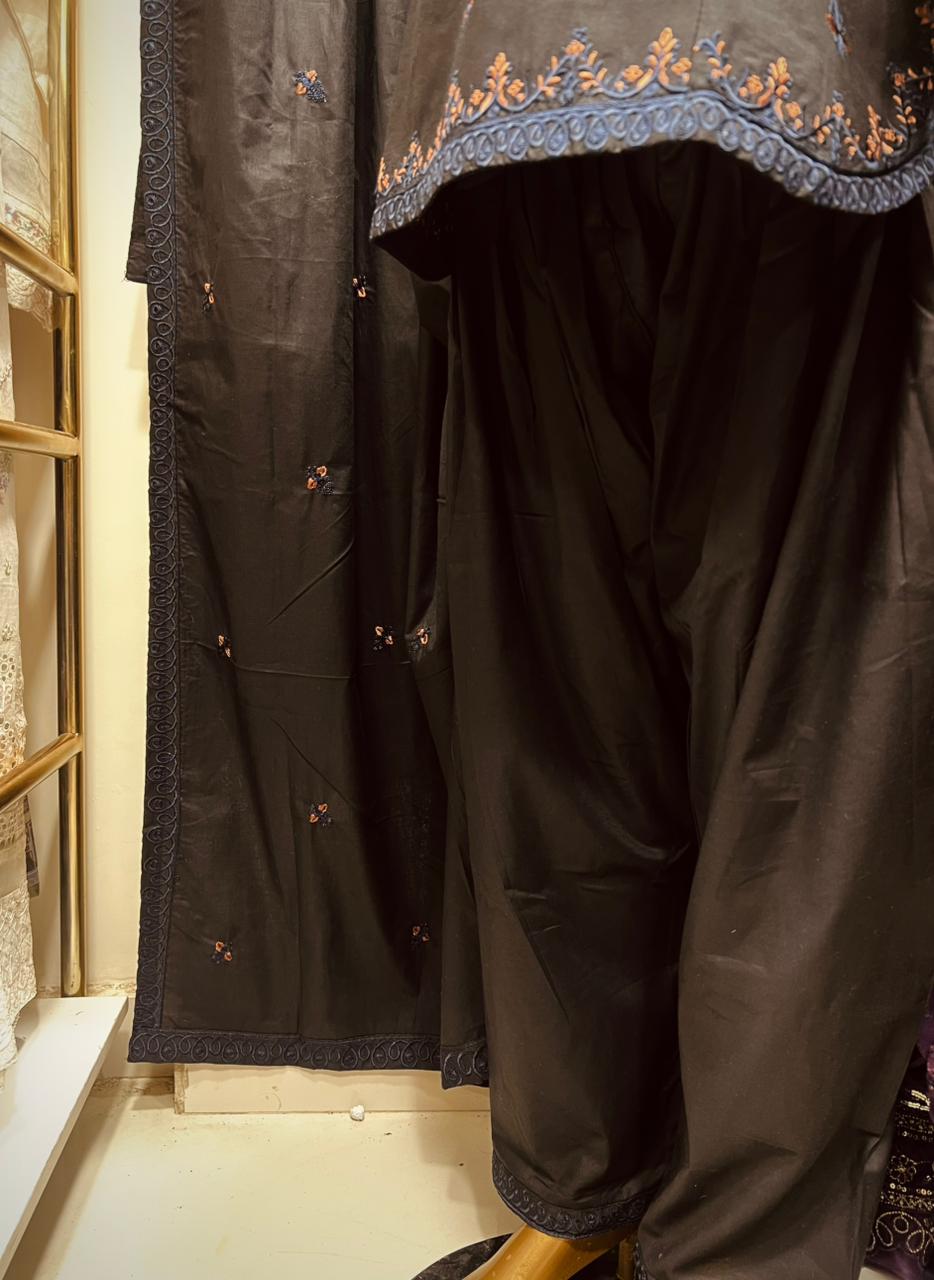 Zehra Luxe – Siyah Noir | 3 Piece Cotton Short Shirt & Farshi Shalwar