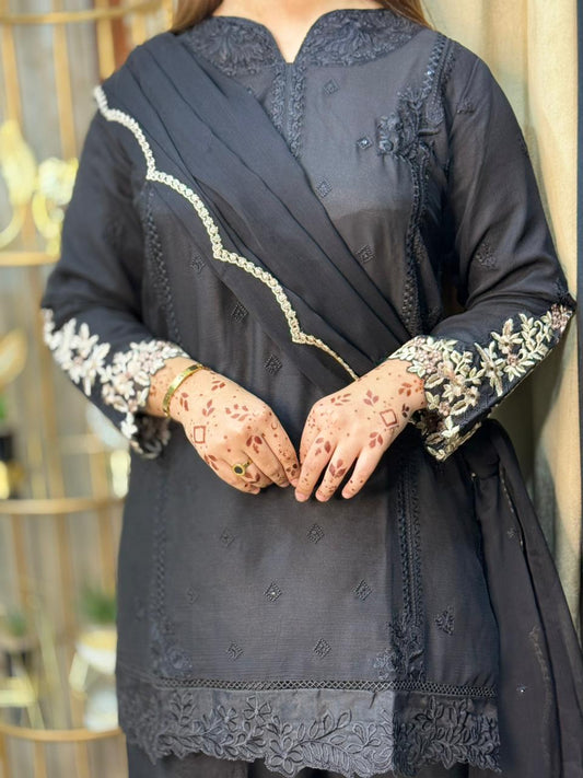 Festive Royale – Siyah Sultana | Black Farshi Shalwar 3-Piece Suit