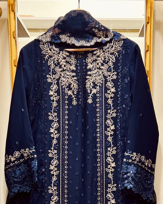 Mahveen Navy Luxe Eidit Gown