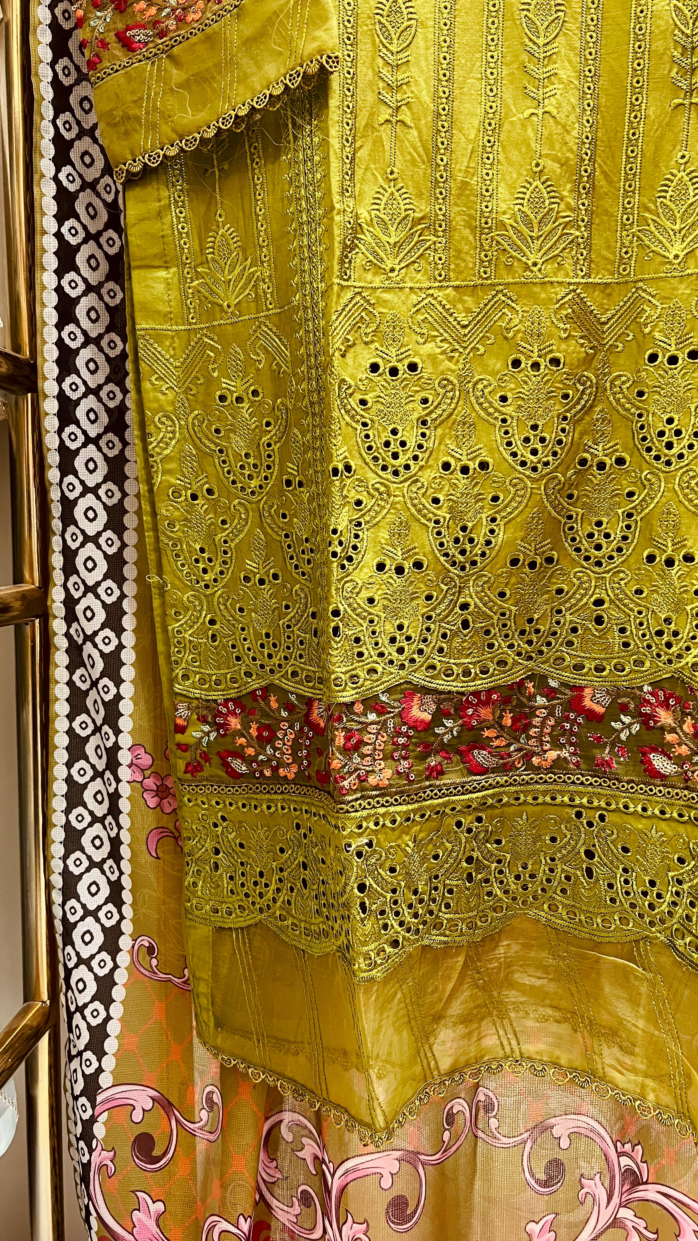 Nooré Olive – Embroidered Cotton 3 Piece Suit with Chiffon Dupatta