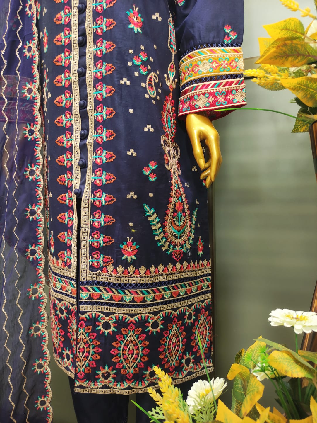 FEFRG-1112 3Pcs Embroidered Cotton suit