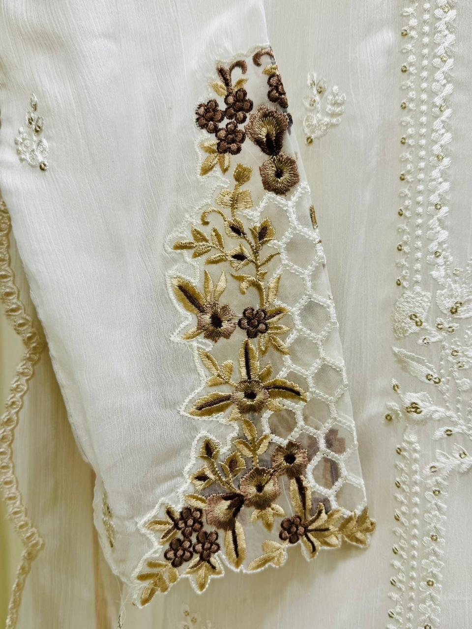 Dhagha Kari – 3Pcs Embroidered Suit | Luxury Threadwork Collection